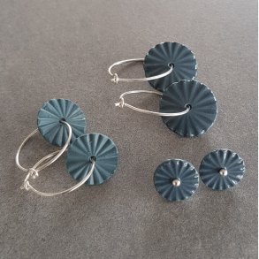 Perler til �reringe, koksgr� (pris pr. s�t)