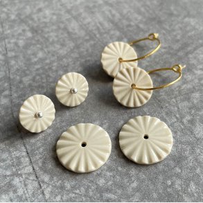 Perler til �reringe, beige (pris pr. s�t)