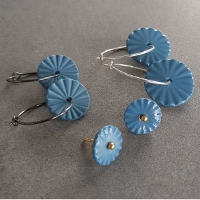 Perler til �reringe, gr�bl� (pris pr. s�t)